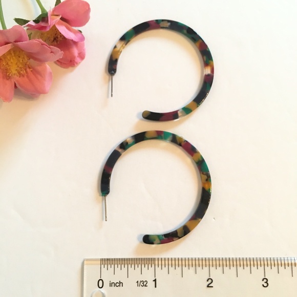 Resin Tortoise Shell Hoop Dangle Earrings - Picture 3 of 3